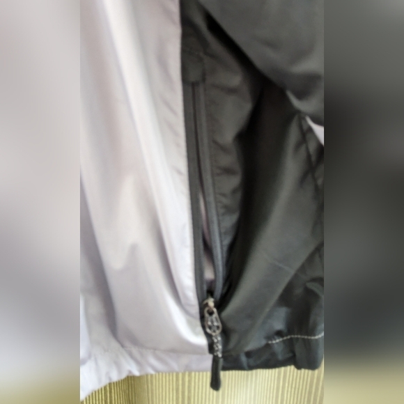 New Balance Men's Gray and Black Lined Windbreaker - Full Zip Size XL - Picture 11 of 12